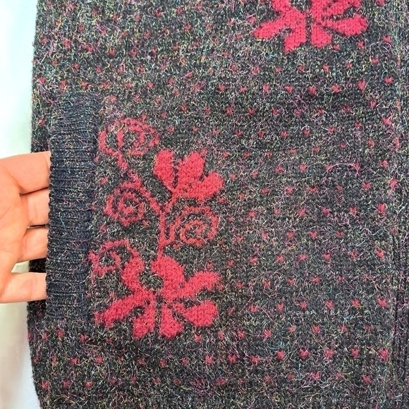 VINTAGE Handmade Knit Cardigan Sweater - Picture 9 of 11
